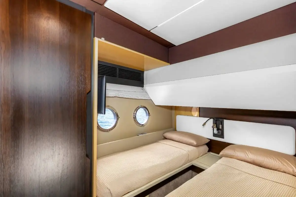 70ft Azimut Flybridge Miami aft deck entertaining space