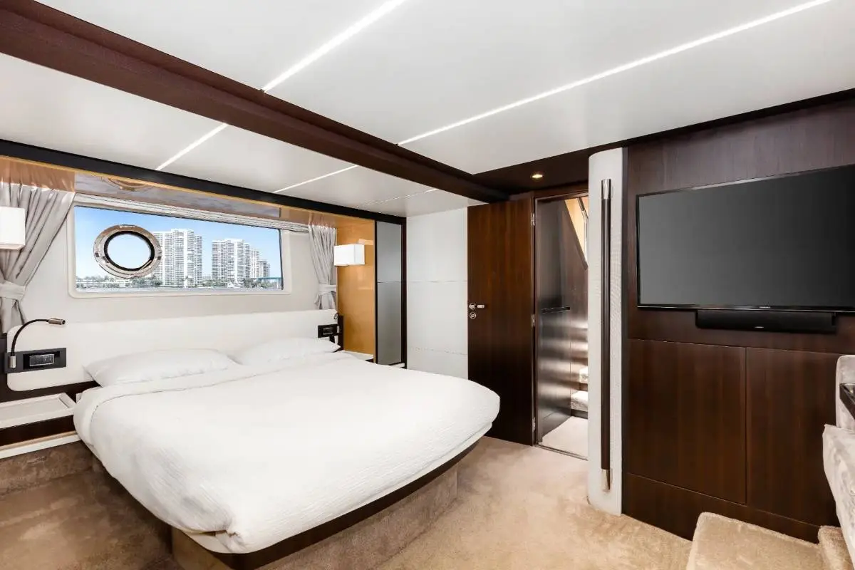 70ft Azimut Flybridge Miami upper flybridge deck with open seating