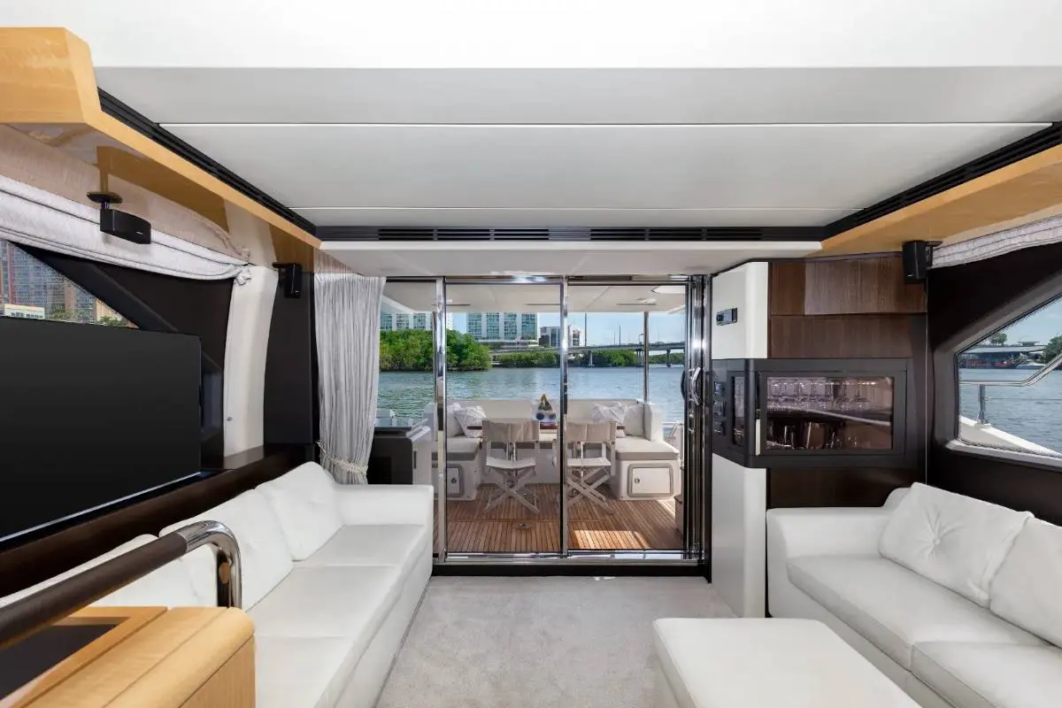 70ft Azimut Flybridge Miami sundeck with panoramic skyline views