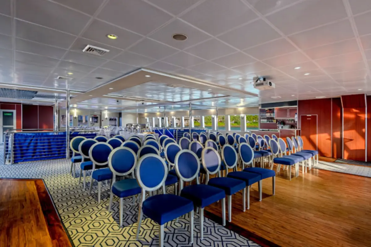 Luxury yacht charters Miami Biscayne Lady skyline view