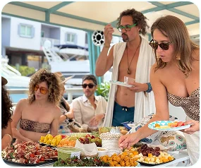 Moana Flow Miami private boat hangout with friends