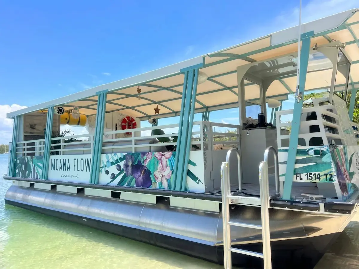 35ft Moana Flow Boat Miami cruising on Biscayne Bay