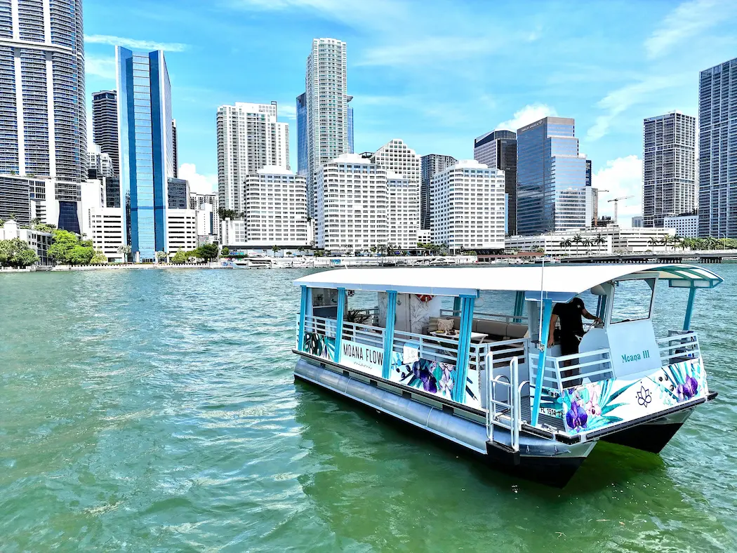 35ft Moana Flow Boat Miami overview of spacious deck space